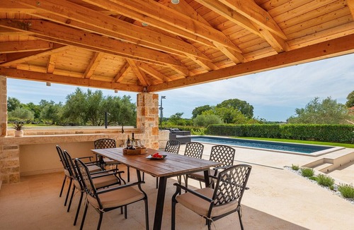 Vosteni Villa | Villa Treori by Villas Guide