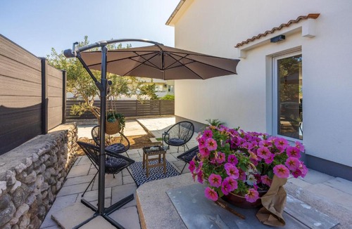 Baska House | Villa Velvet