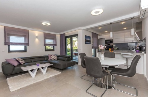 Umac Villa | Villa VID Amazing Seaview