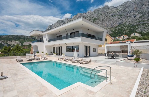 Makarska Old Town Villa | Villa Vidona -luxury sea view retreat for 8 person