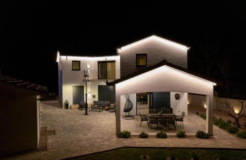 Trilj Villa | Villa Vilma-house with heated pool & garden