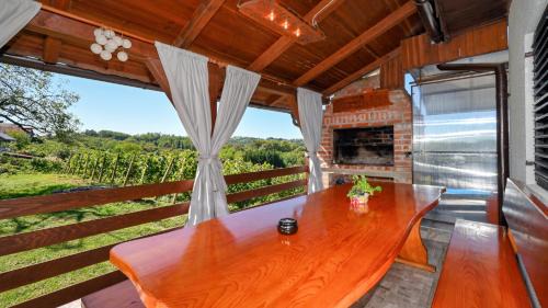 Donji Martijanec Villa | Villa Vinea by Villas Guide