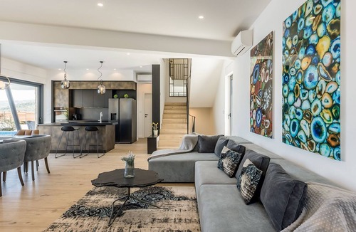 Razanj Villa | Villa Visa - Three Bedroom Villa, Sleeps 8