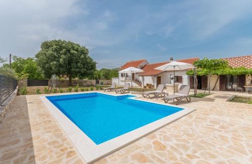 Razvode Villa | Villa Vitis ZadarVillas