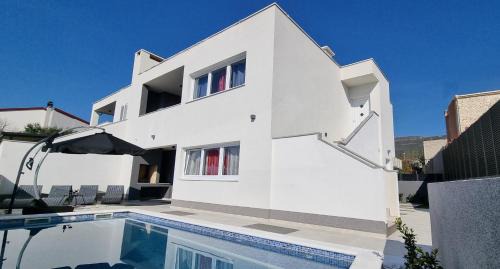 Rudine Villa | Villa VIVA