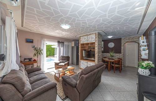 Rudine House | Villa w/private pool near Trogir & SPU Airport