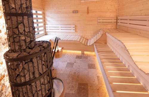 Targu Secuiesc House | Villa Westfalia Boutique Villa & SPA Adult Only`