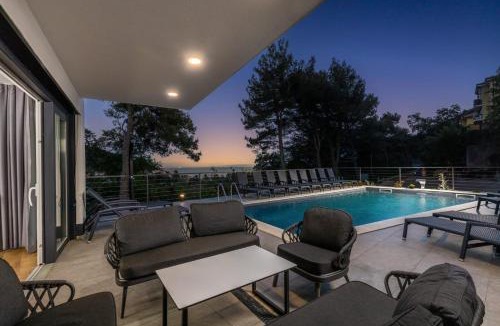 Obrs Villa | Villa with 6 Bedrooms and Heated Pool