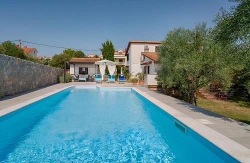 Kornic Villa | Villa with a beautiful sea view near the beach - by Traveler tourist agency Krk ID 2175