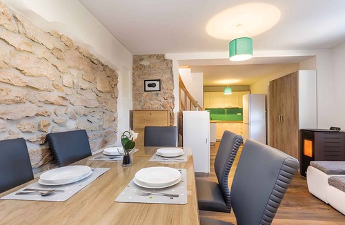 Sveti Vid Dobrinjski Villa | Villa with pool for 6 people
