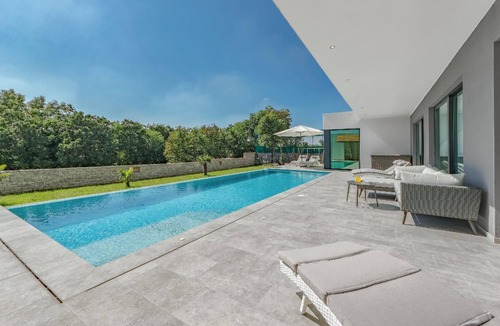 Stokovci House | Villa with large infinity pool - free charging station