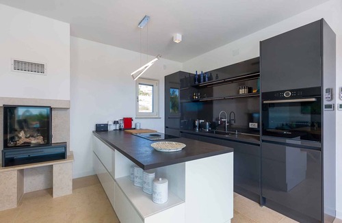Kastelir Villa | Villa with pool and air conditioning