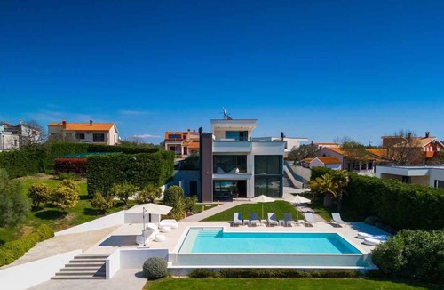 Vintijan Villa | Villa with pool and wine cellar