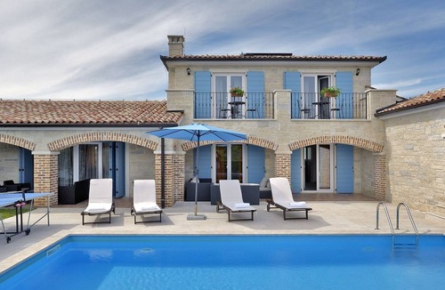 Medulin Cottage | Villa with pool for up to 10 people close to the beach located in Medulin