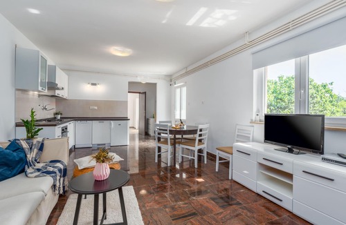 Jakovici House | Villa with pool, Ideal for several families, 3 separate living units