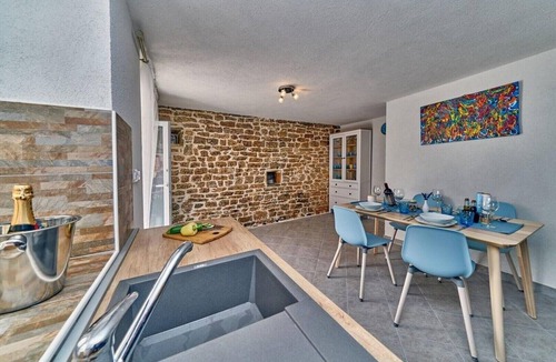 Srednje Selo House | Villa with Private Jacuzzi