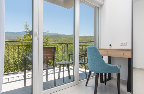 Srijane Villa | Villa with private pool, jacuzzi and table tennis