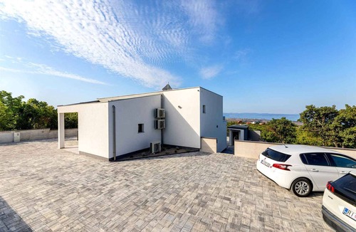 Smrika Villa | Villa with swimming pool in the quiet village of Smrika