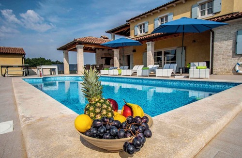 Pavicini House | Villa with swimming pool, table tennis and barbecue terrace