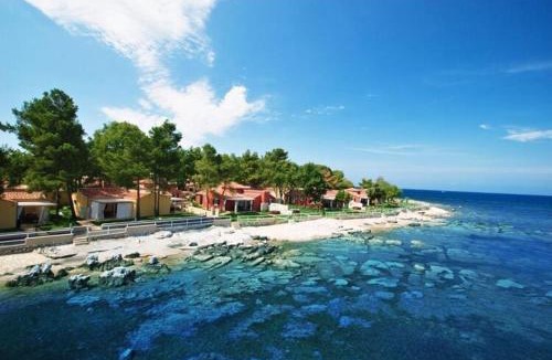 Monterol Villa | Villa with terrace and WiFi 2km from Umag
