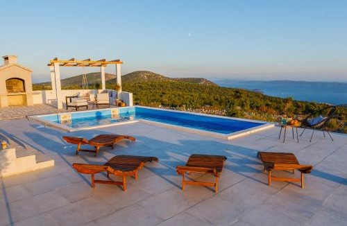 Seget Villa | Villa Zlatno Sunce in the hills near Trogir