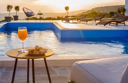 Seget Villa | Villa Zlatno Sunce in the hills near Trogir