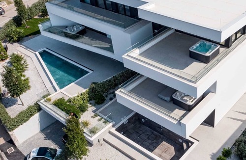 Zidarici Apartment | Villas Azimut - Superior apartment with private Jacuzzi and sea view