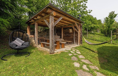 Trska Gora Ski Chalet | Vineyard Cottage Rataj 1 Hot Tub, Novo mesto, Slovenia