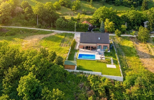 Breznik Plesivicki Villa | Vineyard Panorama Villa With Pool And Sauna