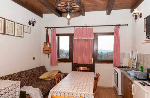 Donja Stubica House | Vinogradarov San - One Bedroom Holiday Home with Hot Tube