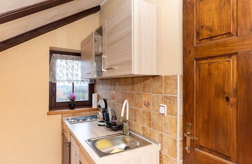 Donja Stubica House | Vinogradarov San - One Bedroom Holiday Home with Hot Tube