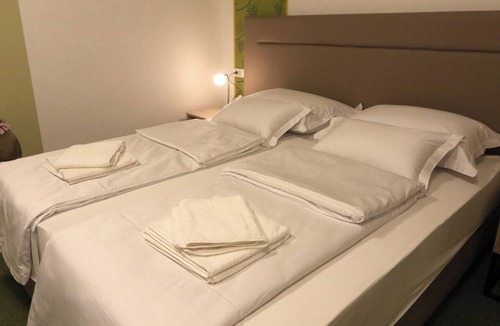 Aljmas Hotel | VINOTEL BRZICA ALJMAŠ