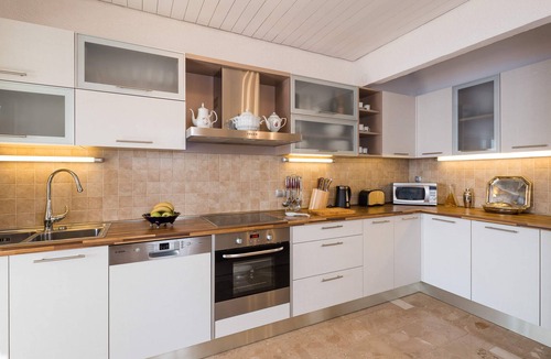 Celina Villa | VIP Villa Lady- pool and jacuzzi on the beach