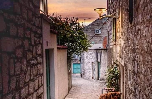 Betina Apartment | Voltera Apartments in Betina Old Town, with Parking Nearby
