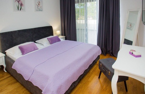 Dugopolje House | Welcome to this vacation home that leaves nothing to be desired for a vacation with friends or famil