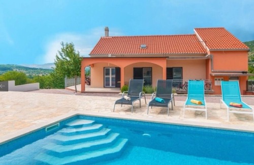 Municipality of Klis Villa | Welcoming 3-bedroom villa Marko in Brštanovo