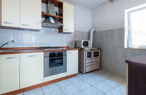 Tribanj Apartment | Welcoming Apartment in Tribanj with Terrace