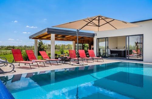 Karlovac House | Wellness House On The River Kupa - Happy Rentals
