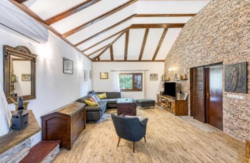 Karlovac House | Wellness House On The River Kupa - Happy Rentals