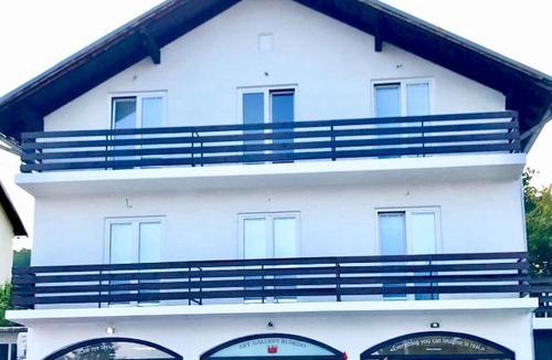 Grabovac House | White House M&M
