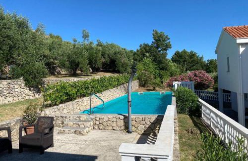 Razanac Apartment | Wohnung für 5 Personen mit Pool