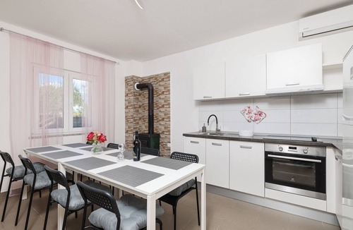 Ljubac Apartment | Wohnung "Wohnung A1" direkt am Strand by Interhome
