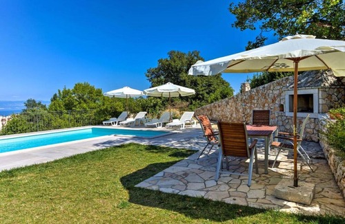 Brsec Apartment | Wonderful Brsec Apartments with Sea View and Shared Pool - Standard One Bedroom Apartment