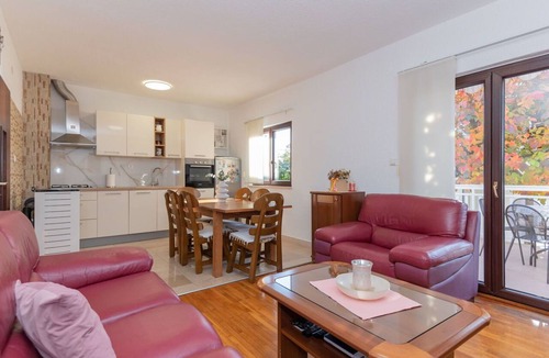 Donji Prolozac House | Wonderful private villa for 9 people with A/C, private pool, WIFI, TV, terrace and panoramic view