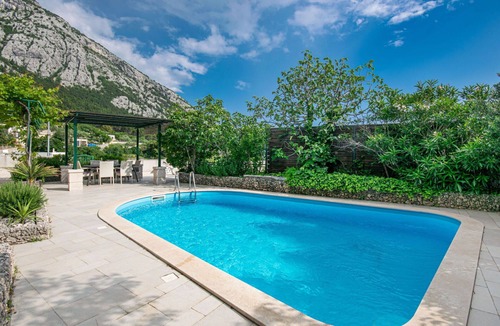 Veliko Brdo House | Wonderful private villa for 8 people with private pool, WIFI, A/C, TV and patio