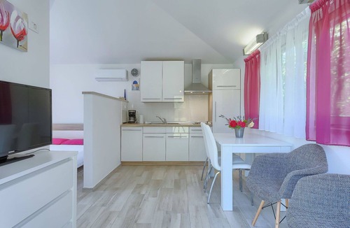 Marceljani House | Wonderful private villa for 2 guests with WIFI, pool, A/C, TV and terrace