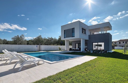 Stinjan Villa | Wonderful private villa for 8 guests with private pool, A/C, WIFI, TV, terrace and pets allowed