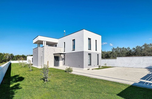 Stinjan Villa | Wonderful private villa for 8 guests with private pool, A/C, WIFI, TV, terrace and pets allowed
