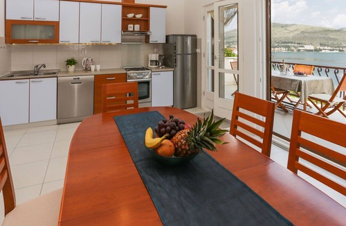 Okrug Donji House | Wonderful private villa for 10 people with private pool, WIFI, A/C, TV and terrace