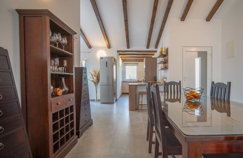 Artatore House | Wonderful private villa for 12 people with WIFI, hot tub, A/C, TV and patio